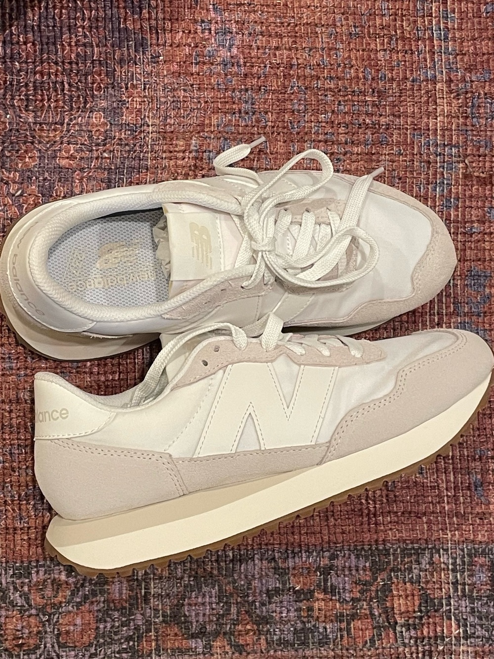 NWT New Balance 237 Women’s 7.5 Light Grey/White